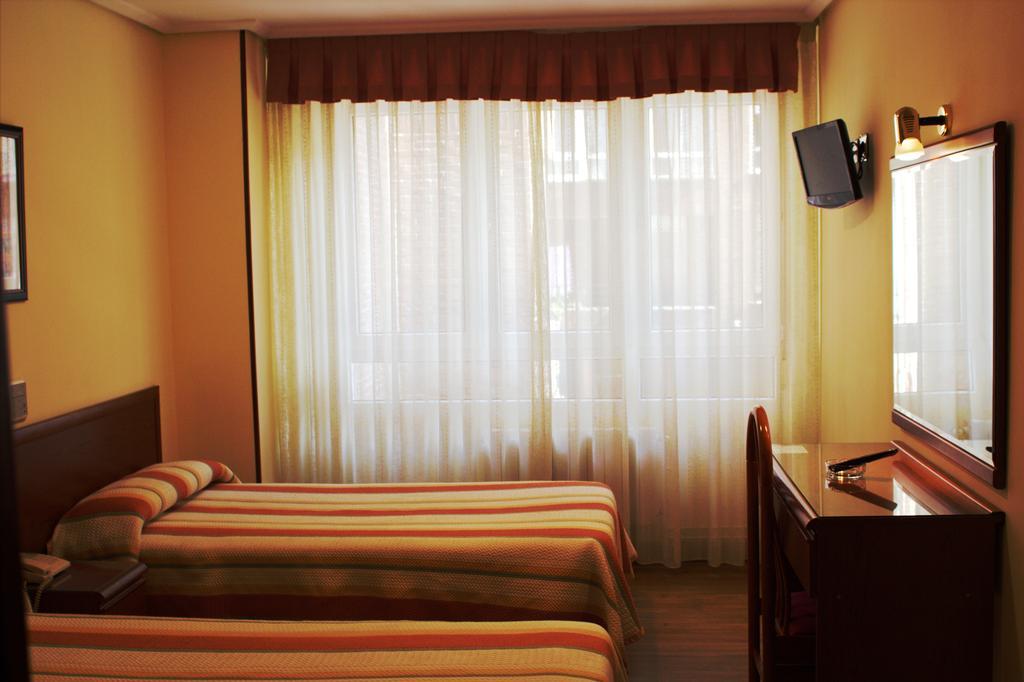 סנטנדר Hotel San Glorio חדר תמונה